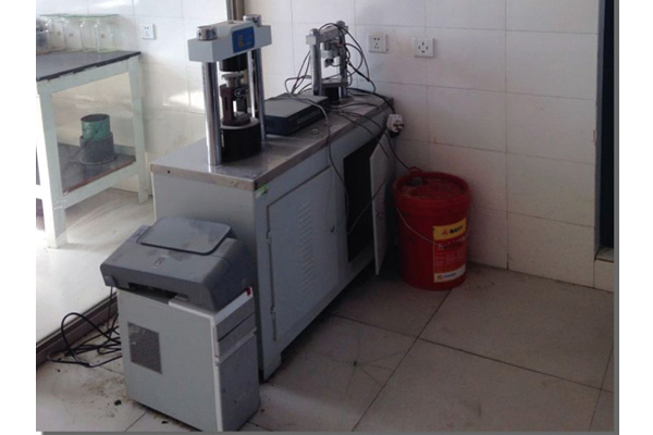 實(shí)驗(yàn)設(shè)備(圖1)